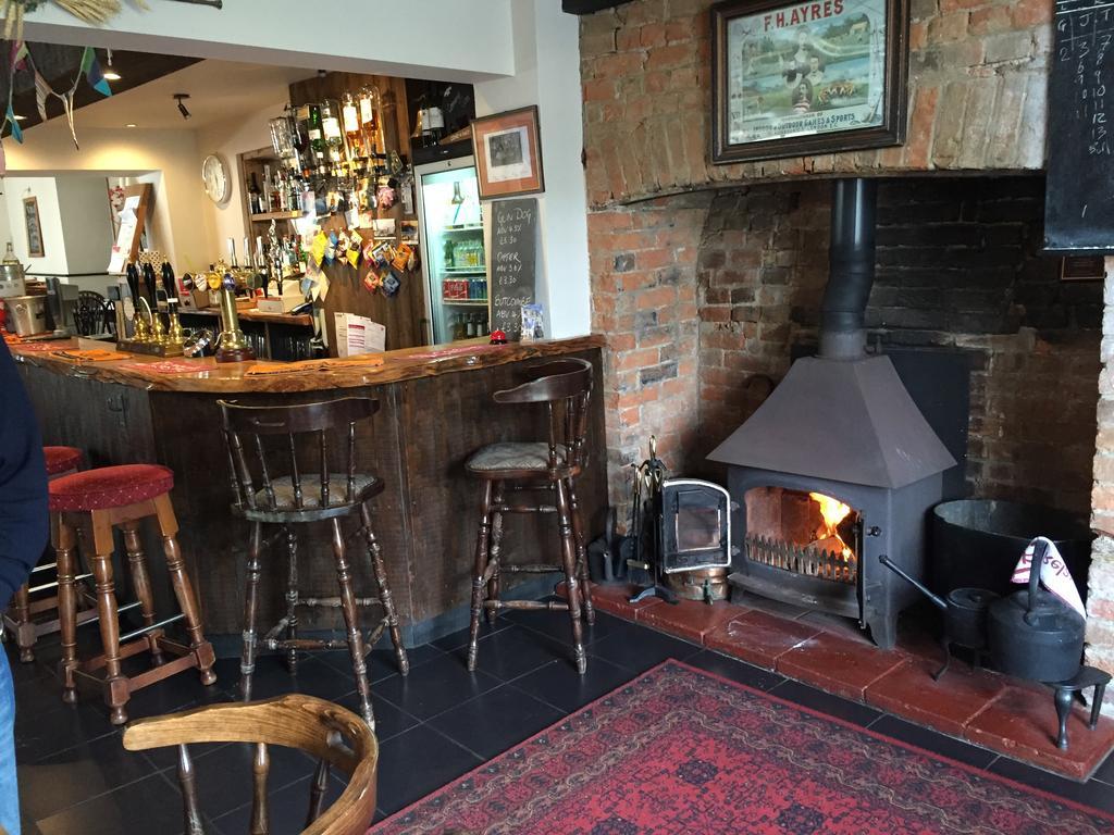 Red Lion Inn Sidbury Exterior foto